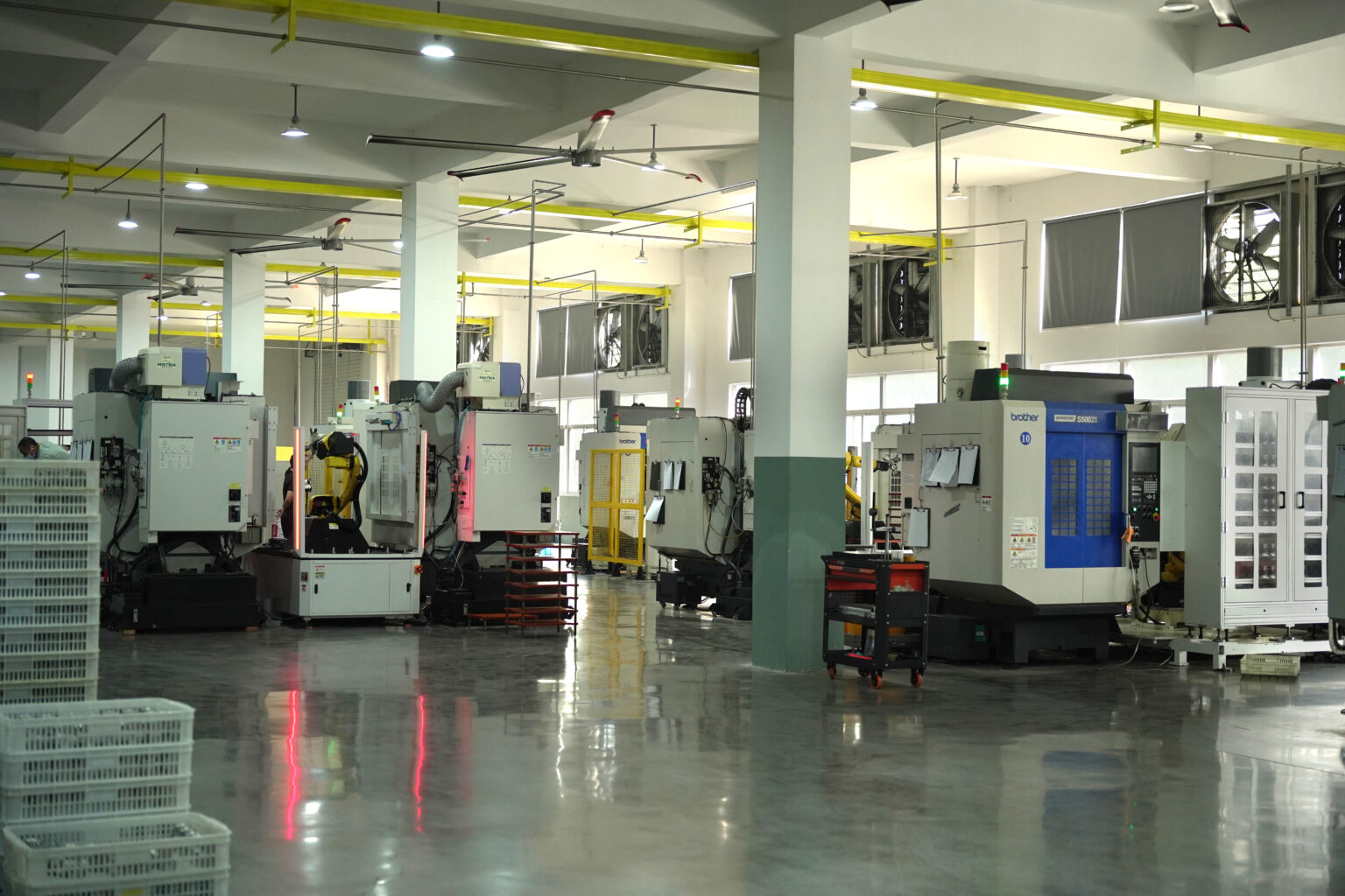 PWK 28 Carburetor Universal For 75cc to 200cc Engine all kinds of motorcycles pit dirt bike motocross enduro atv quad scoote. Chromed semi-flat (D) throttle valve with power jet,The horn shaped air inlet increases the air flow and the atomization effect is stable.making the throttle response more sensitive.Improve engine performance for a better experience. Aluminum alloy material:its appearance is anodized to improve its wear resistance, corrosion resistance, insulation and heat resistance. Engine Cylinder Side:28mm(ID) 35mm(OD),Airfilter Side:45mm(ID) 50mm(OD). 100% Brand New,Package Includes:As Pictures 1*Carburetor,3 *Fuel line and 2 *reserve main jet/slow jet.Instruction of Installation is NOT Included.