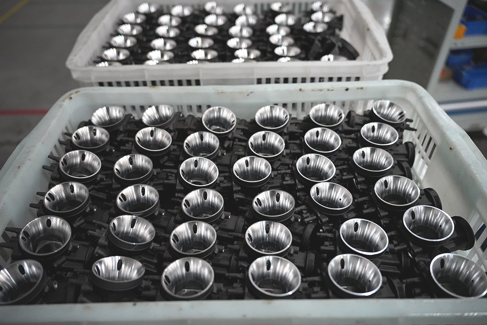 mproved Performance: The PWK carburetor is known for providing better throttle response and overall engine performance, helps to maximize fuel efficiency, ultimately saving you money on gas and extending the lifespan of your engine.